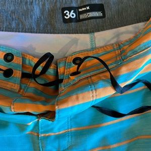Mens Hurley board shorts. 36" waist